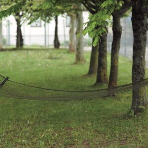 Posteľ závesná Mil-Tec "Hammock" s drevenými kolíkmi