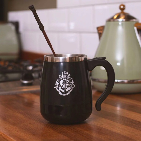 Magický samomiešací hrnček Harry Potter – tip na darček