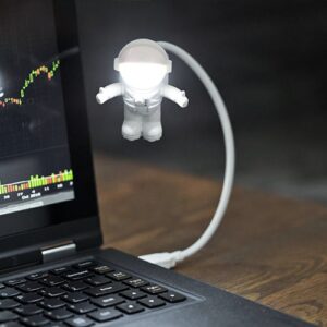 USB lampa astronaut – tip na darček