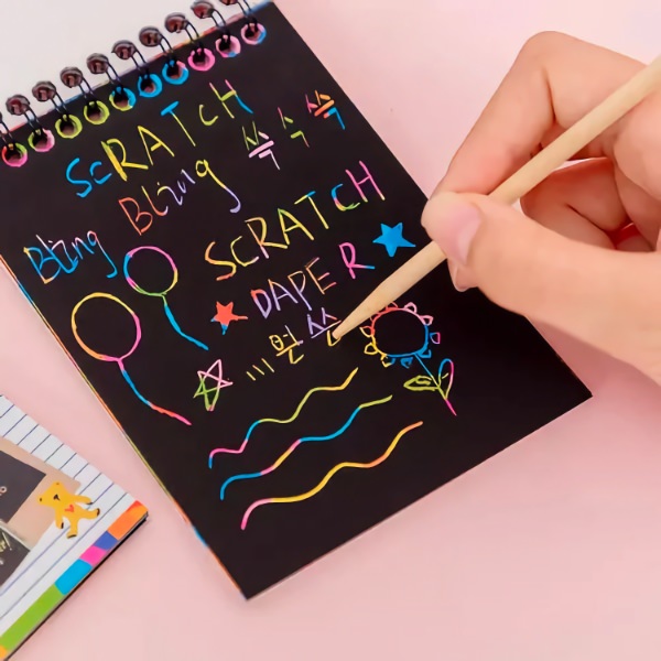 Vyškrabávací dúhový notes – tip na darček